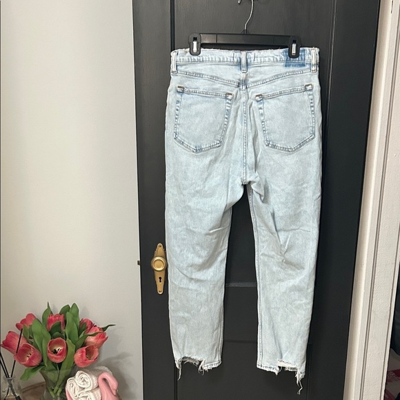 A&F Distressed Light Blue Ankle Straight - Picture 5 of 5